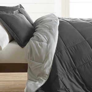 3-piece comforter. Haven’t opened it.